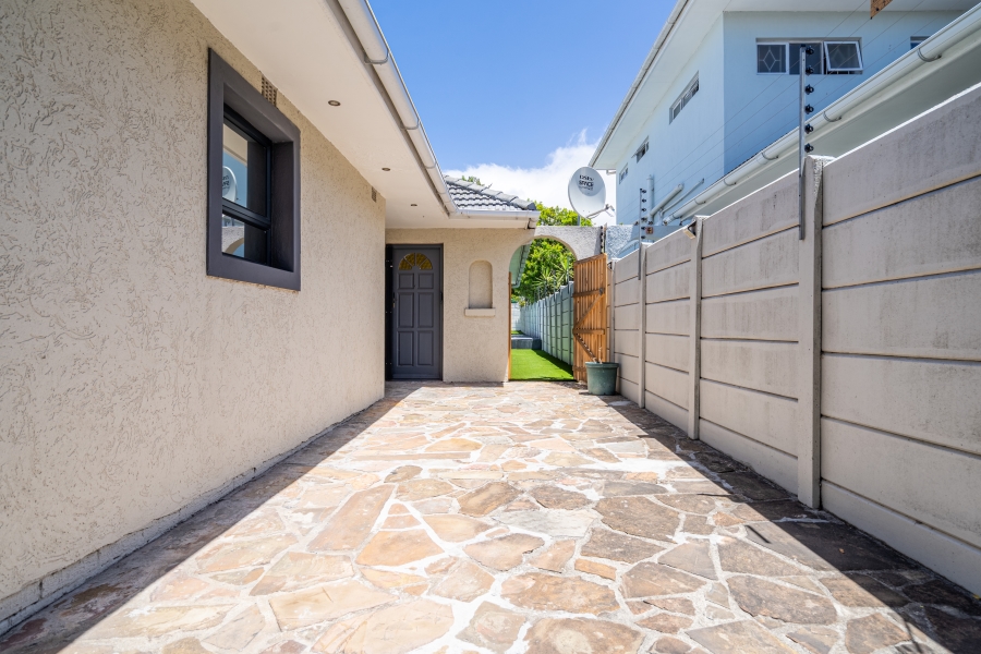 3 Bedroom Property for Sale in Rondebosch Park Estate Western Cape